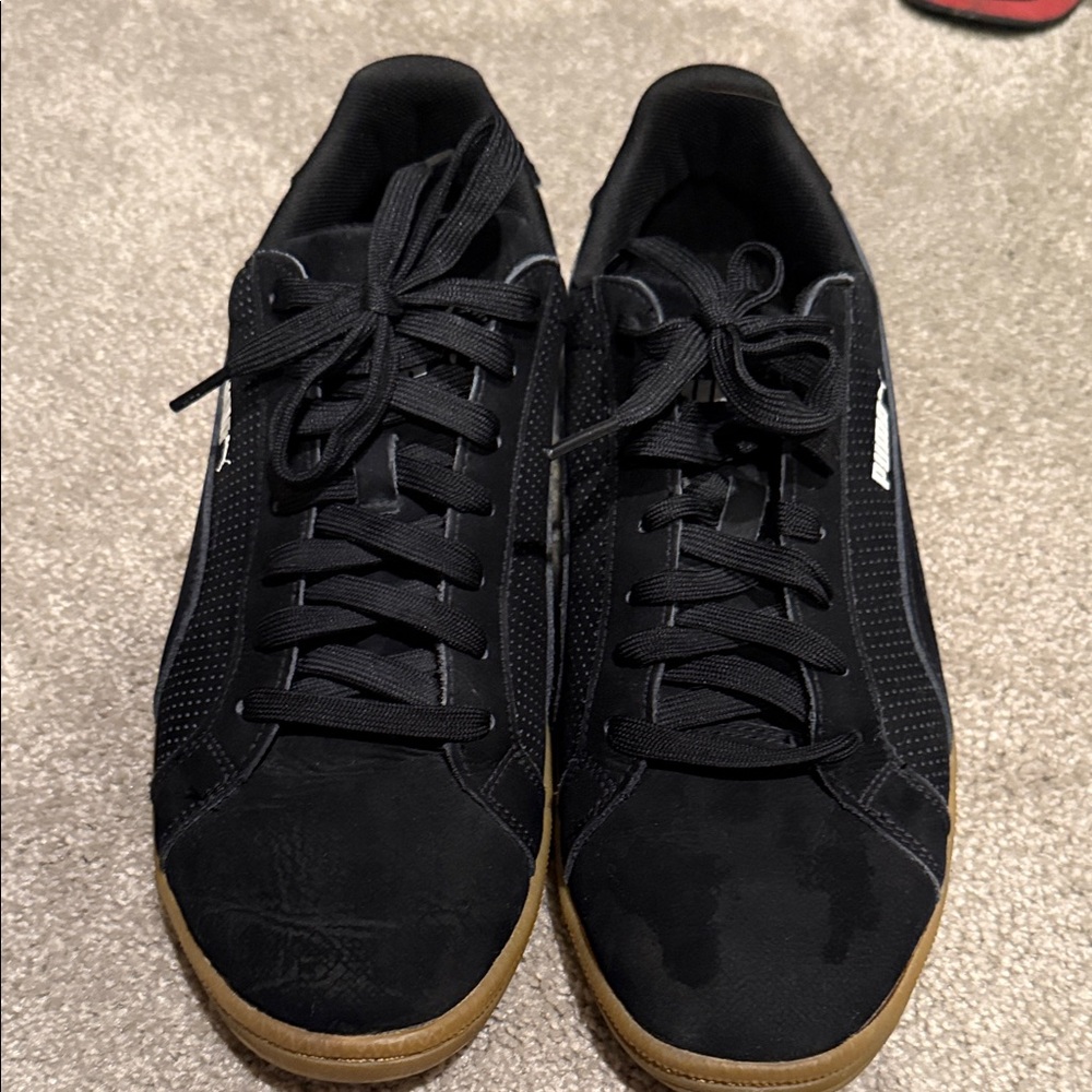 Puma Black Low-Top Sneakers with Gum Sole